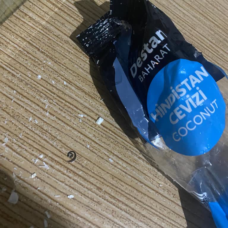 BİM Destan Baharat Hindistan Cevizinin İçinden Küçük Demir Parçası Çıktı!