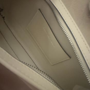 Calvin Klein Çanta Orijinalliği Hakkında Şüphe