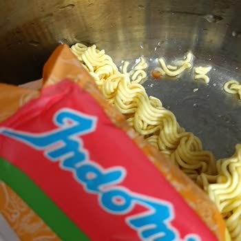 İndomie Paketinde Kurt Şoku