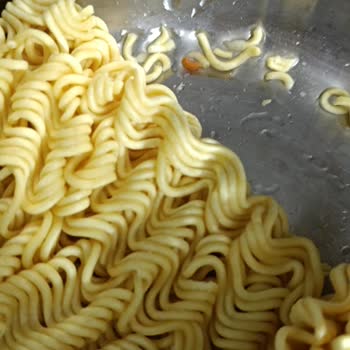 İndomie Paketinde Kurt Şoku