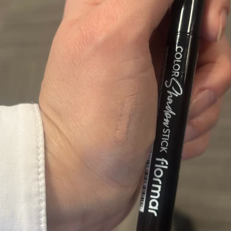 Yanıltıcı Ürün Bilgisi: Mat Gelen Işıltılı Kalem Far