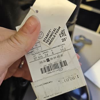 Stradivarius Charged Me ₺2290 for Boots Labeled as ₺1190 and Refused to Honor It