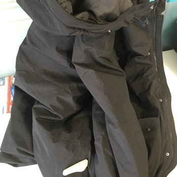 Özensiz Paketleme Ve Ürün Alarmı İle Gelen Hediye Mont