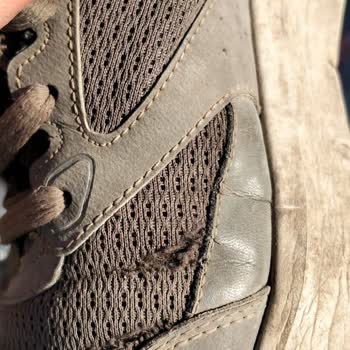 Skechers Ayakkabılarında Beklenmedik Yırtılma Ve İlgisiz İnceleme