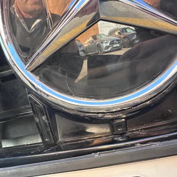 Yetkili Serviste Hayal Kırıklığı: Kırık Parçalar Ve Suçlamalar