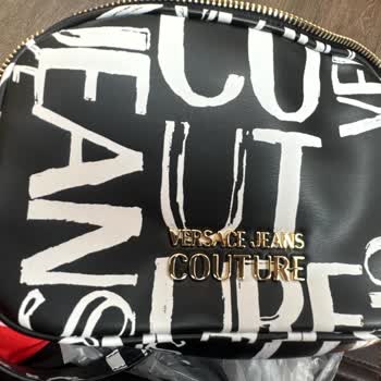 Versace Tasche bereits nach einmaligem Tragen defekt