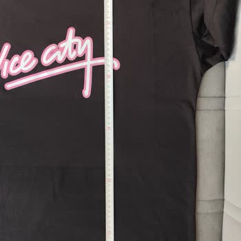 Yanlış Beden: XL Etiketli XS T-shirt Şoku