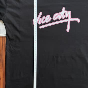 Yanlış Beden: XL Etiketli XS T-shirt Şoku