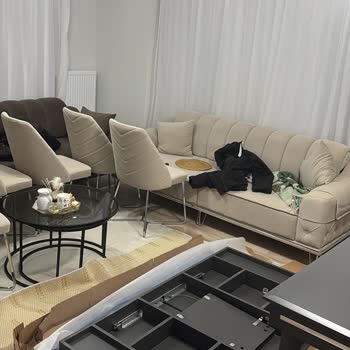 Parasıyla Rezil Olan Müşterinin Kırık Masa Çilesi