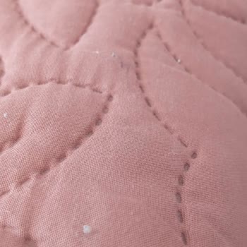 Taç Marka Yatak Örtüsü Tüylenme Sorunu