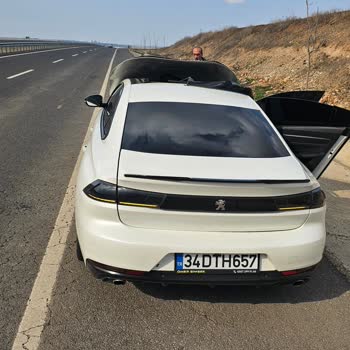 Peugeot 508 Kaput Sorunu: Hayati Tehlike Yaratan Kaza