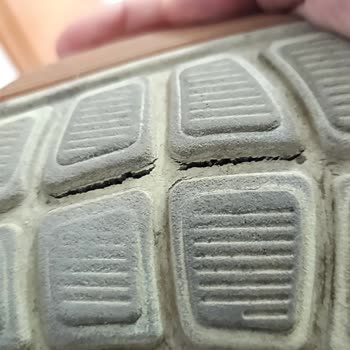 Skechers Ayakkabı Tabanı Kırıldı Ve Su Alıyor