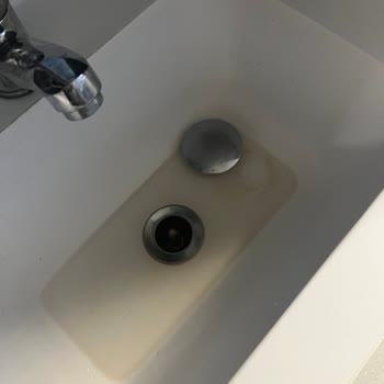 İzmir Şehir Hastanesi'nde Hijyen Sorunu Ve Saygısız Personel