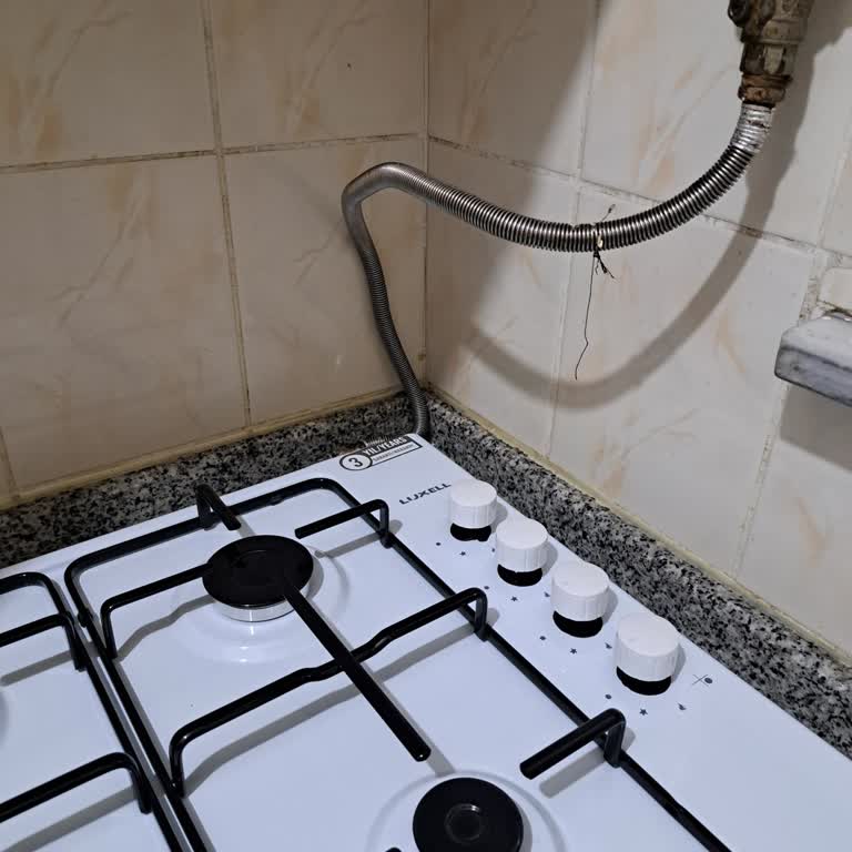 Set Üstü Ocak Montajında Flexi Boru Şartı Sorunu