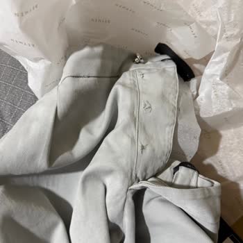 Eksik Düğmeli Pantolon Şoku