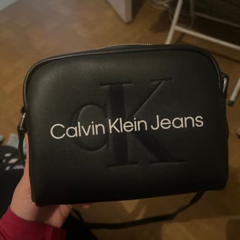 Calvin Klein Çantamda Beklenmedik Soyulmalar Ve Garanti Sorunu