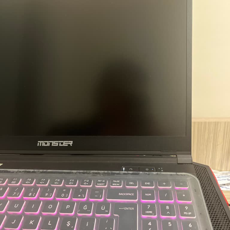 Monster Laptop Açılmama Sorunu Ve Müşteri Hizmetleri İlgisizliği