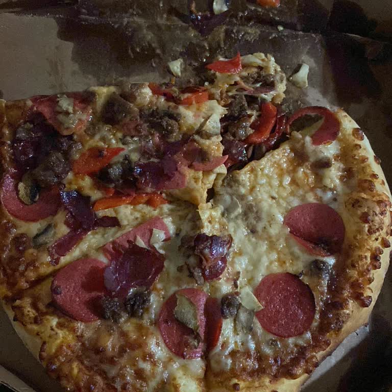 Domino's Pizza'da Hayal Kırıklığı: Eksik Malzemeler