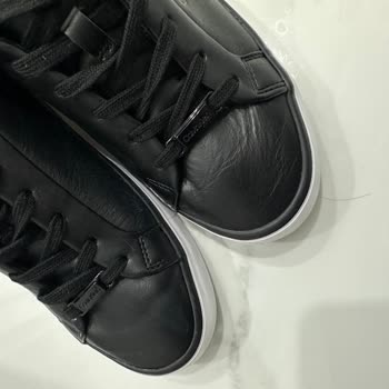Calvin Klein Ayakkabıda İlk Giyimde Buruşma Sorunu