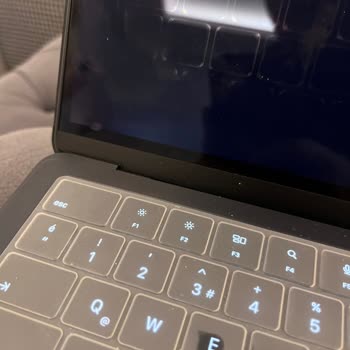 Macbook Air Ekran Sorunu Ve Garanti Hayal Kırıklığı