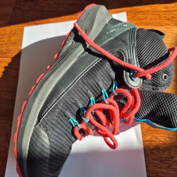 Columbia Botlarında Aynı Yerde Yırtılma Sorunu