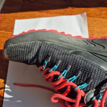 Columbia Botlarında Aynı Yerde Yırtılma Sorunu