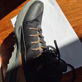 Columbia Botlarında Aynı Yerde Yırtılma Sorunu