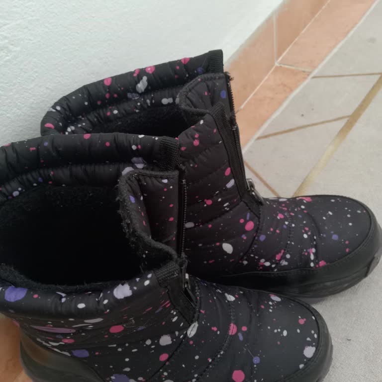 FLO Ayakkabı Aykatrend Kar Botu İstanbul'a Yağan 15 Dakikalık Karda Su Aldı!