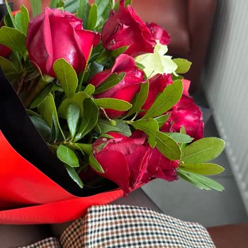 Bora Flora Çürümüş Güller Koyup Göndermiş