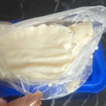 Petrol Kokulu Peynir Skandalı: Kediler Bile Yemiyor!