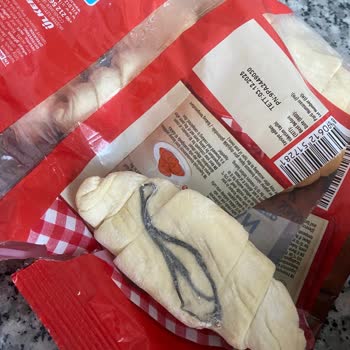 Superfresh Kruvasan Ürününde İplik Sorunu