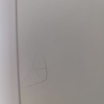 Kırık Sandalye Ve Çatlak Gardırop: Weltew'den Hayal Kırıklığı