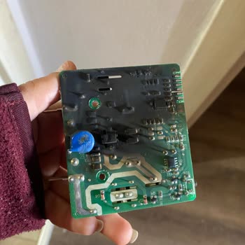 Yüksek Voltaj Cihazlara Zarar Veriyor