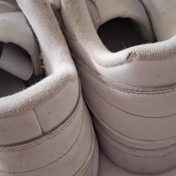 Adidas Ayakkabının Dayanıklılığına Dair Hayal Kırıklığı