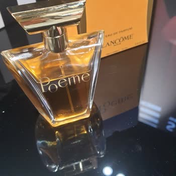 Eksik Parfüm Şişesi Ve Mağaza İlgisizliği