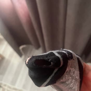 LCW Mağazasından Aldığım Çoraplar Hızla Yıprandı