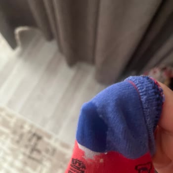 LCW Mağazasından Aldığım Çoraplar Hızla Yıprandı