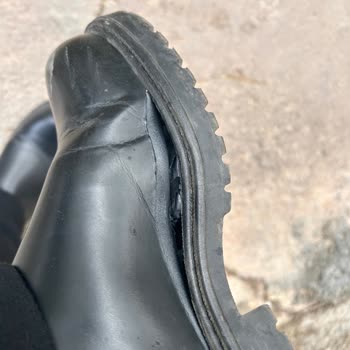 Sahte Ürün Şoku: Bir Haftada Yırtılan Ayakkabı