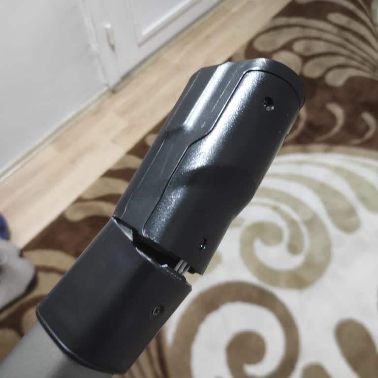 Philips 8049 Süpürge: Dayanıksız Parçalarla Başım Dertte!