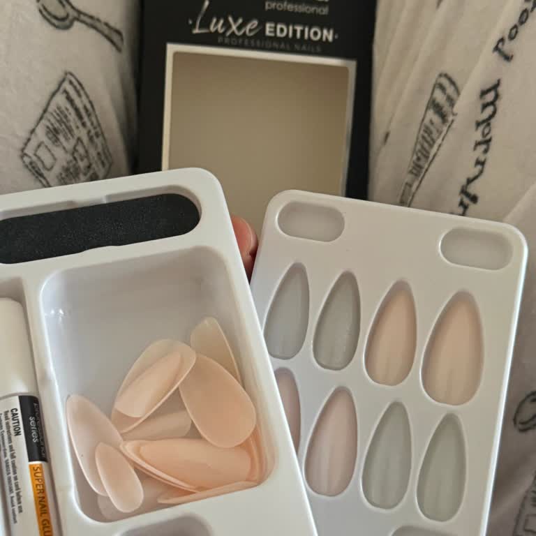 Nascita Takma Tırnaklarda Yanıltıcı Görsel Sorunu