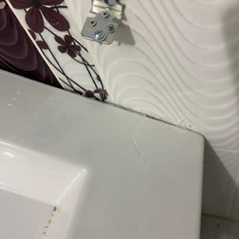 Banyo Dolabı Montajı Kabusa Dönüştü: Sürekli Ertelenen Hizmet