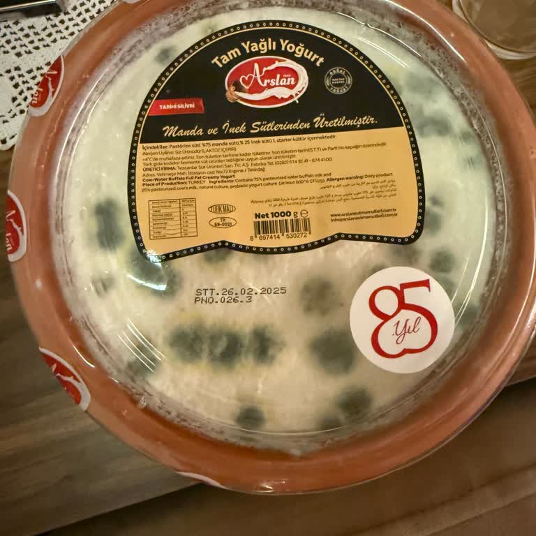 Son Tüketim Tarihi Gelmeden Küflenen Yoğurt Şoku