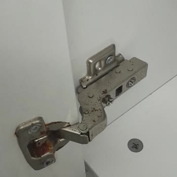 Banyo Dolabındaki Beklenmedik Sorunlar