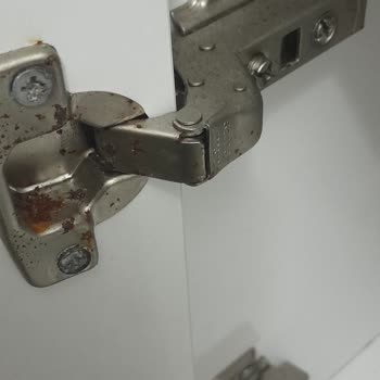 Banyo Dolabındaki Beklenmedik Sorunlar