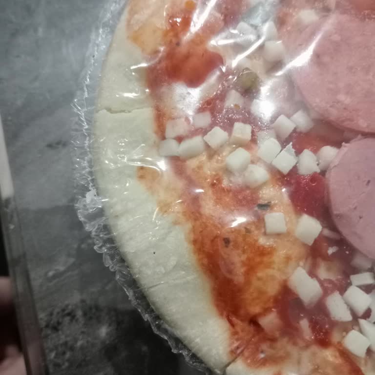 BİM'den Aldığım Dondurulmuş Pizza Ve Mağaza Sorumlusunun Tavrı