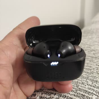 JBL Kulaklıkta Şarj Ve Ses Sorunları