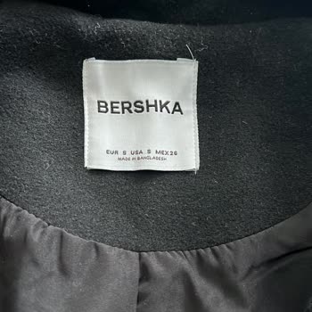 Bershka Kabanım Bir Ayda Bitlendi, Müşteri Hizmetleri Çözüm Sunmuyor