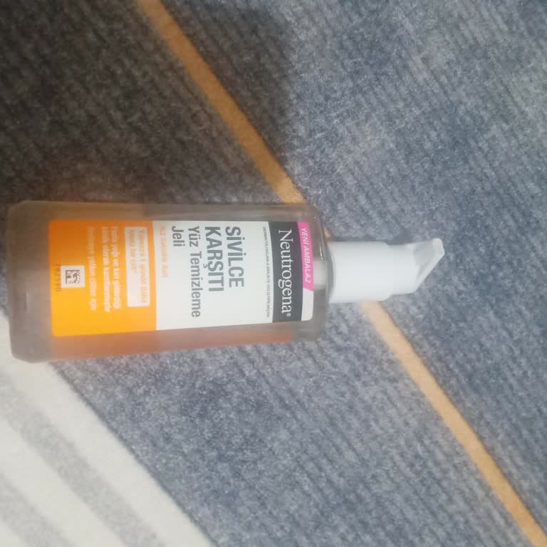 Neutrogena Yüz Temizleme Jeli Hayal Kırıklığı