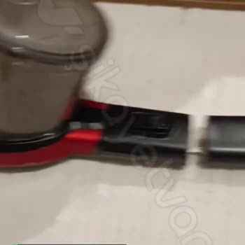Philips Dikey Süpürge Ortadan Kırıldı