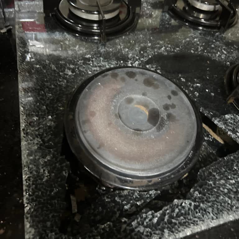 Beko Ankastre Ocak Camı Sürekli Patlıyor